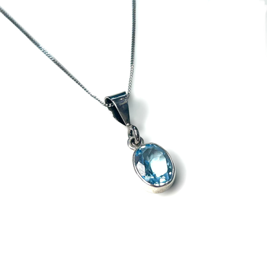 Oval shaped Gemstone Necklace