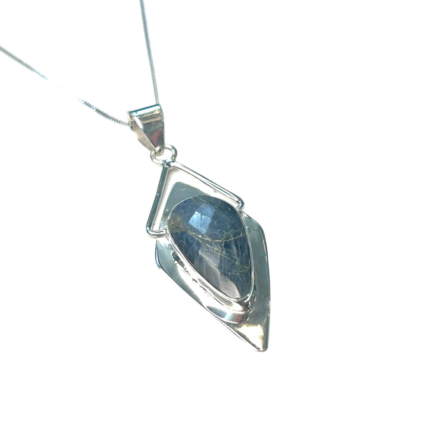 Abstract Diamond Shape Gemstone Necklace