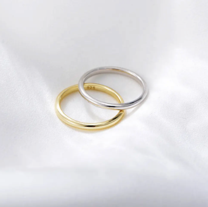 Smooth Beveled Thin Ring Band