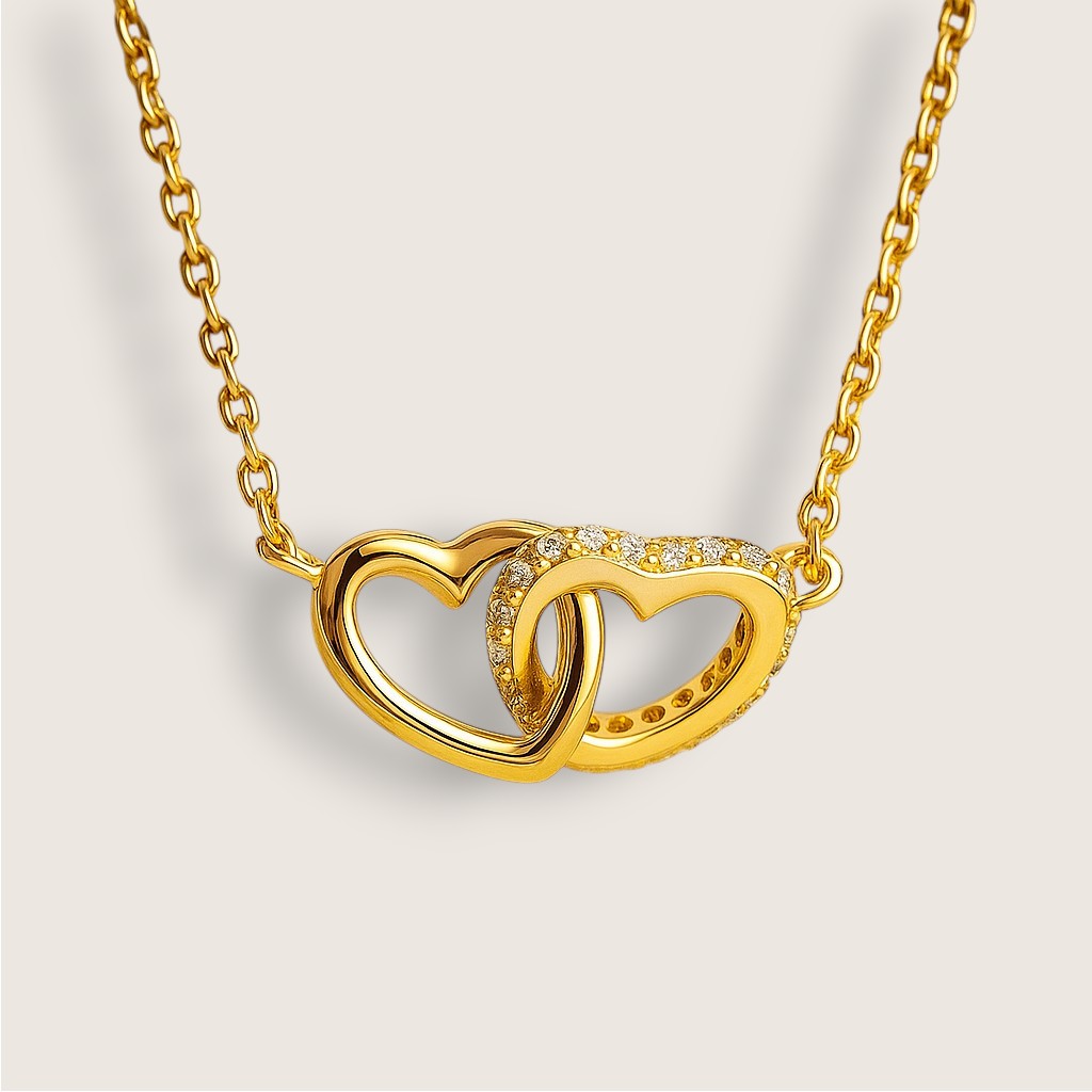 Infinite Embrace – Interlocking Hearts Necklace