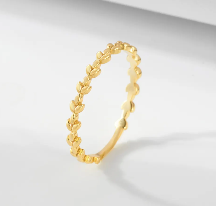 Thin Leaves Topper Ring