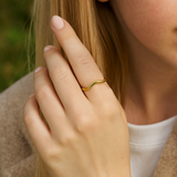 Fluid Edge – Wavy Band Ring