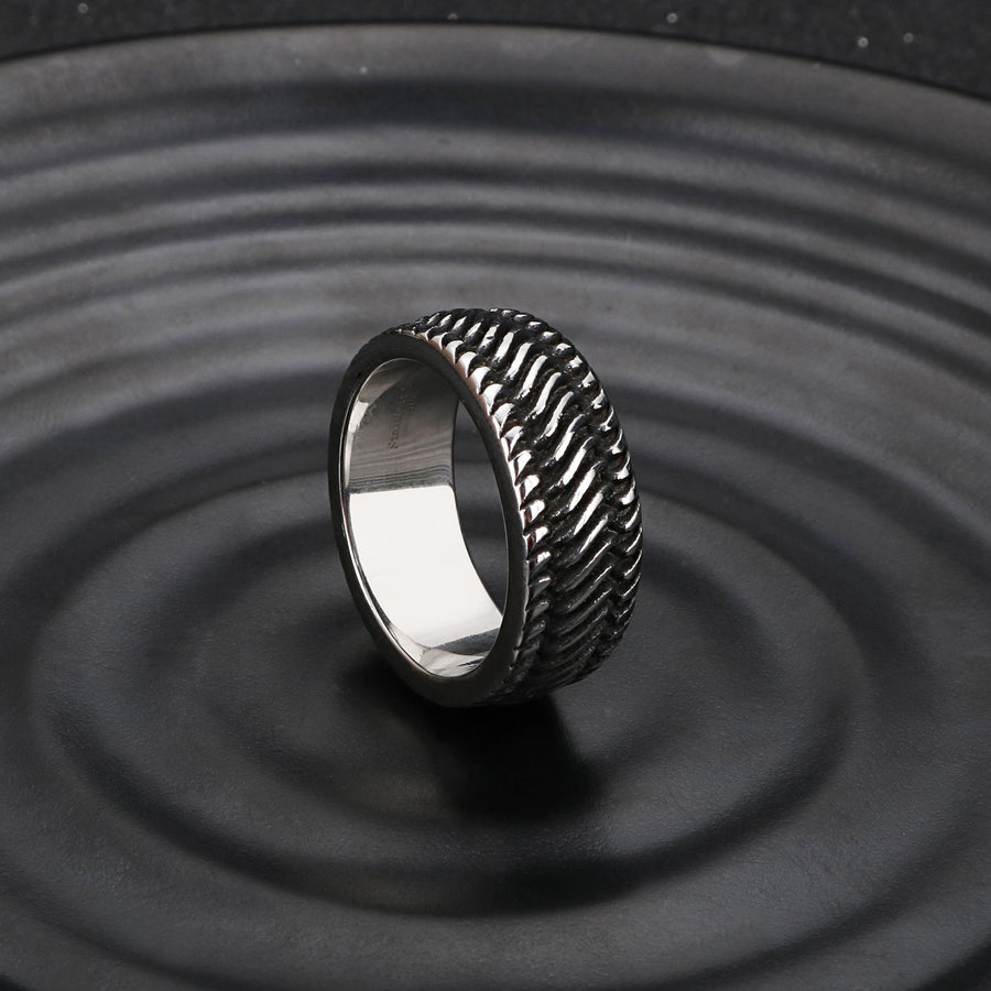 Oxidized Diagonal Lined Ring