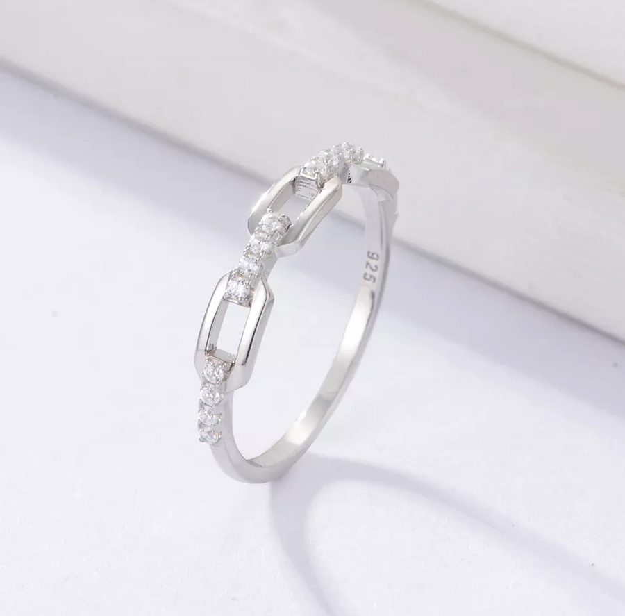 Triple Oval Open Link Ring