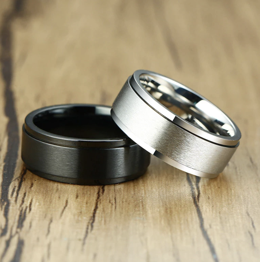 S.S. Brushed Flat Spinner Ring