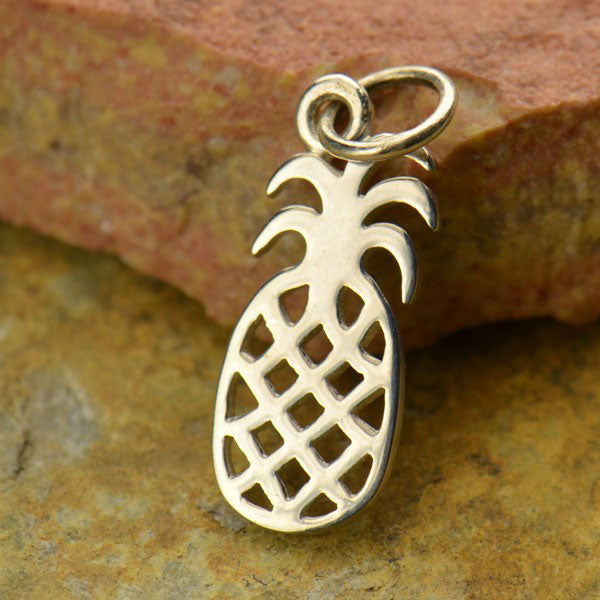 Outline Pineapple Necklace