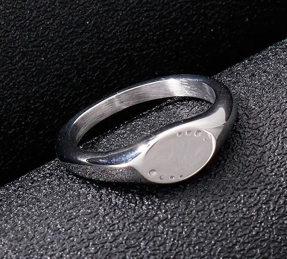 Oval Dot Design Smooth Signet Ring