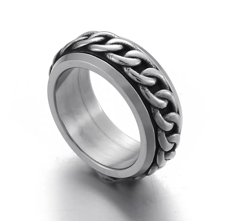 Wide Curb Chain Center Ring